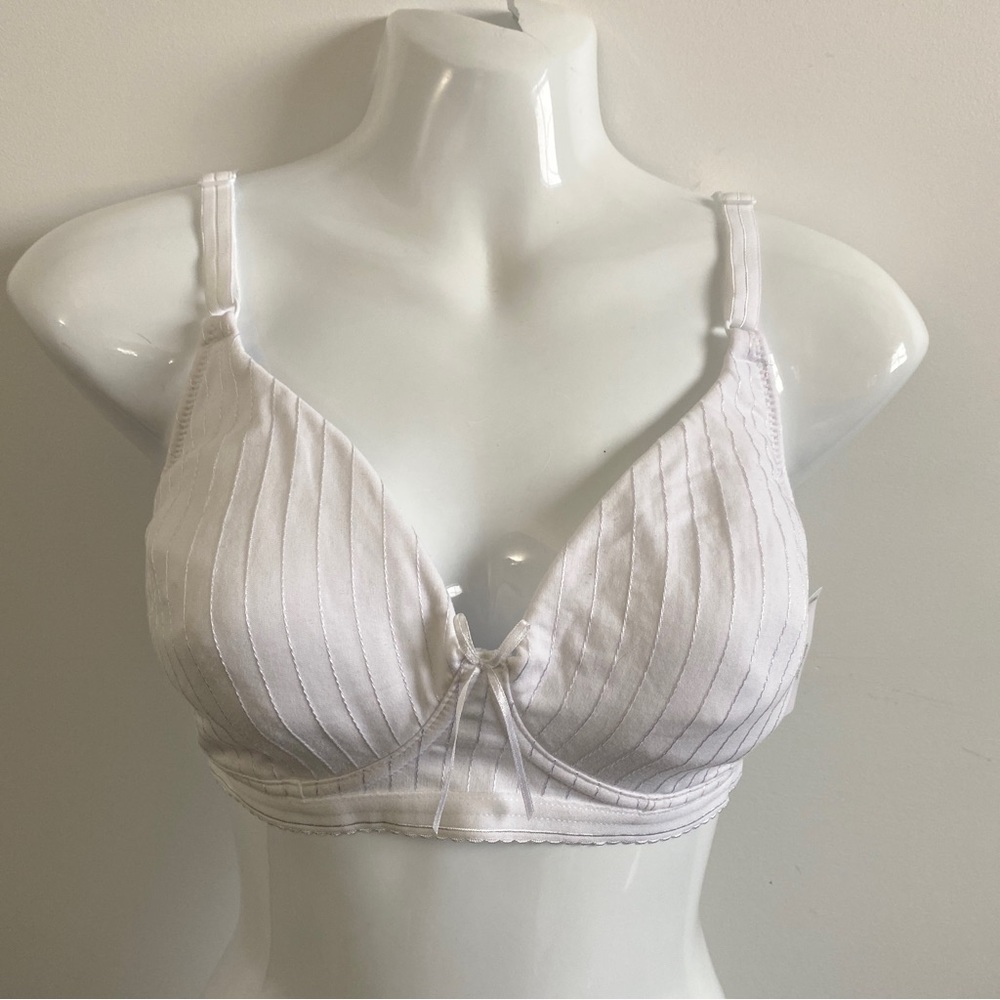 Bestform 97068248 white bra. New with tags. 38C.
